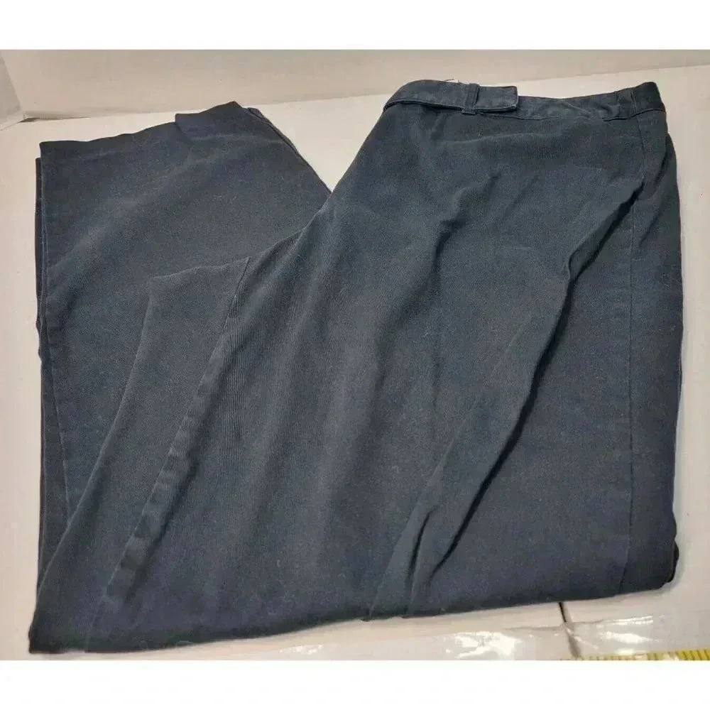 VILLAGER LIZ CLAIBORNE BLACK STRETCH CHINO SIZE 16, INSEAM 29.5"